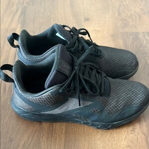 Reebok Black Athletic Training Shoes Sleek Design